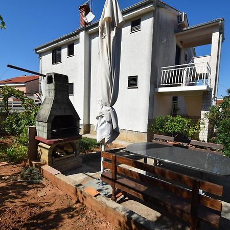 Apartments Marinela ニヴィーチェ エクステリア 写真