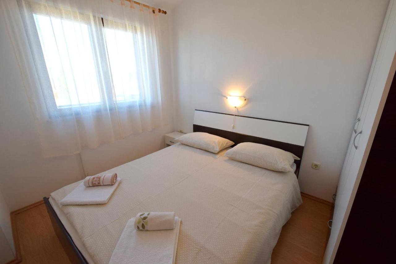 Apartments Marinela ニヴィーチェ エクステリア 写真
