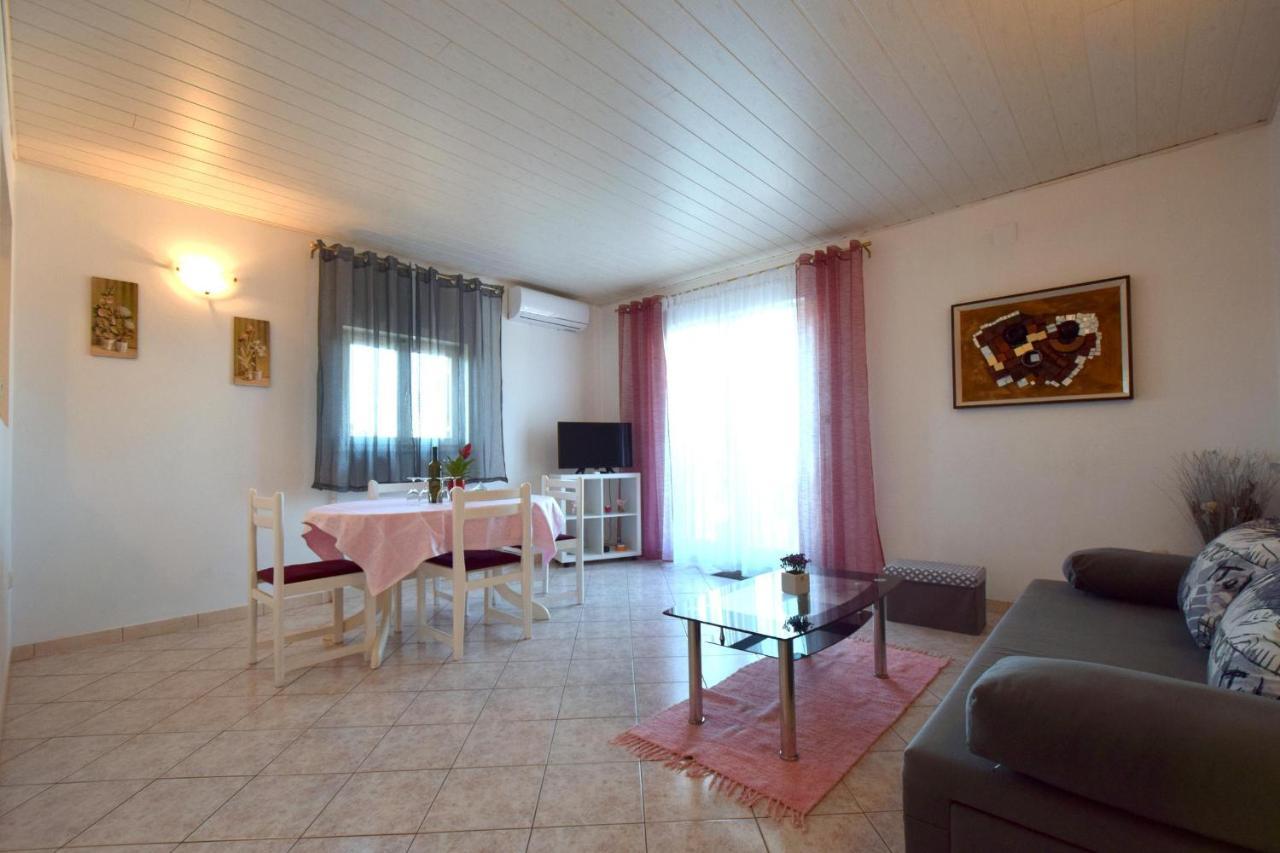 Apartments Marinela ニヴィーチェ エクステリア 写真